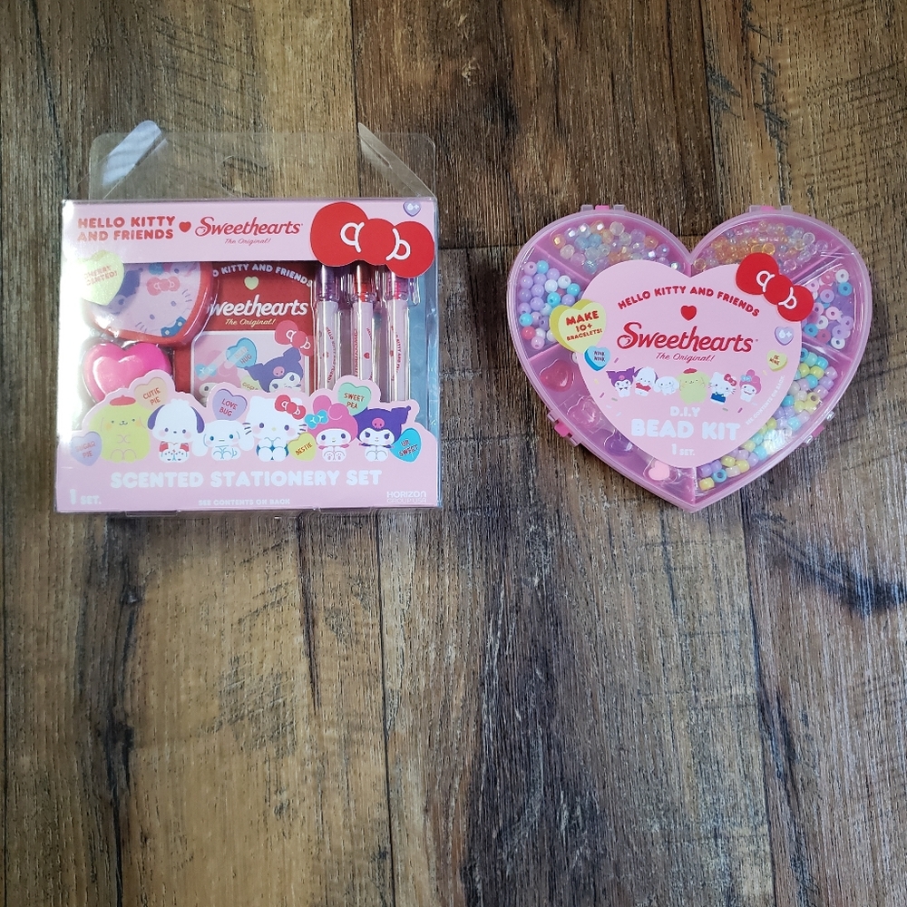 Sweethearts Hello Kitty Scented Stationery and Bead Kit Set